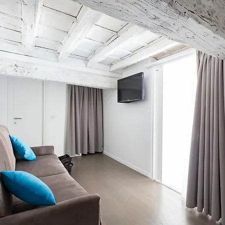 Cancelleria Comfort Guest house Rome